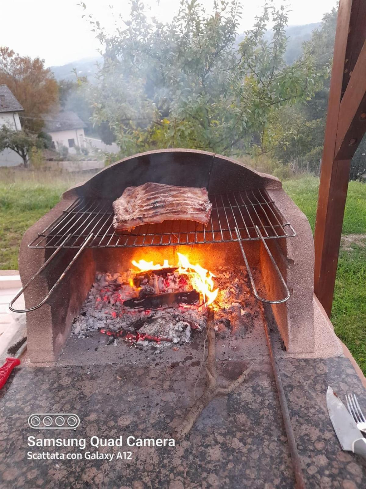 Albareto  Il Casolare Bioenergetico Bed & Breakfast エクステリア 写真